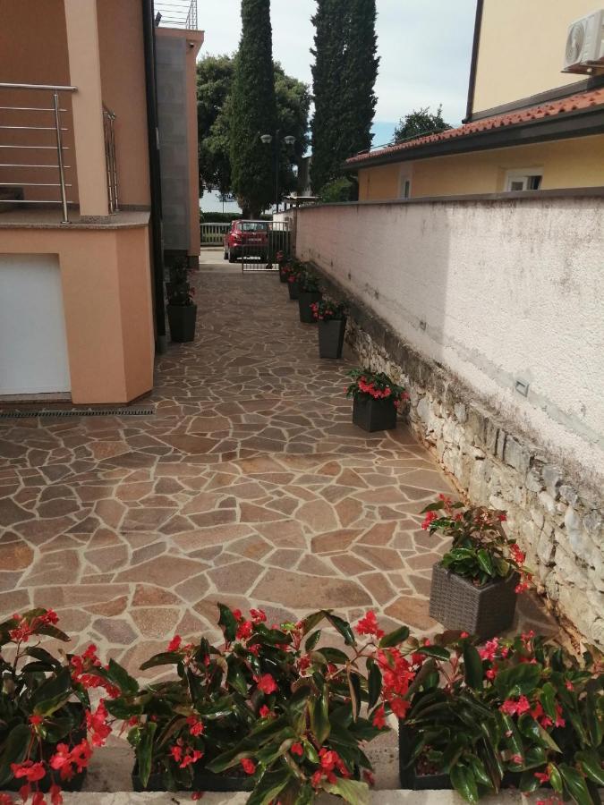 Apartments Villa Nona Умаг Екстериор снимка