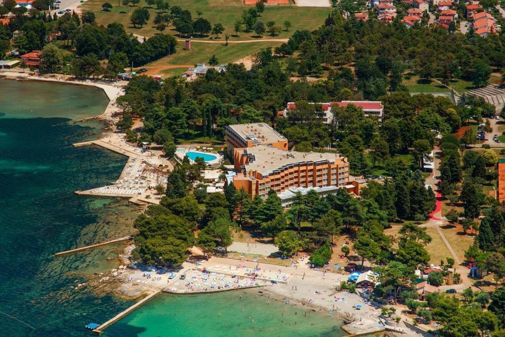Apartments Villa Nona Умаг Екстериор снимка