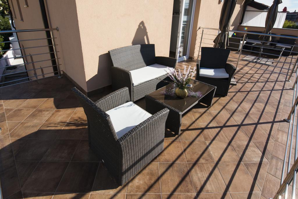 Apartments Villa Nona Умаг Екстериор снимка