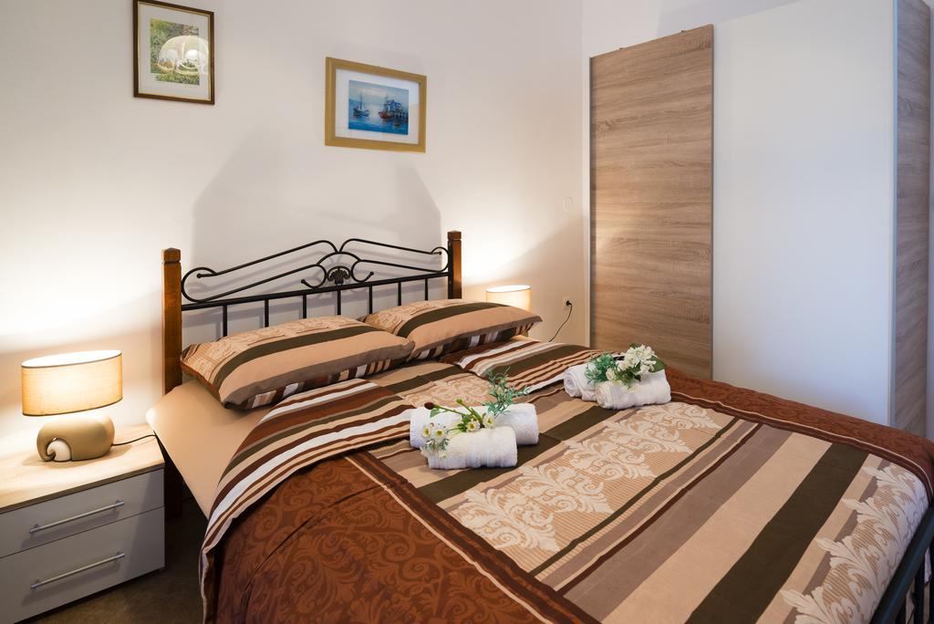 Apartments Villa Nona Умаг Екстериор снимка