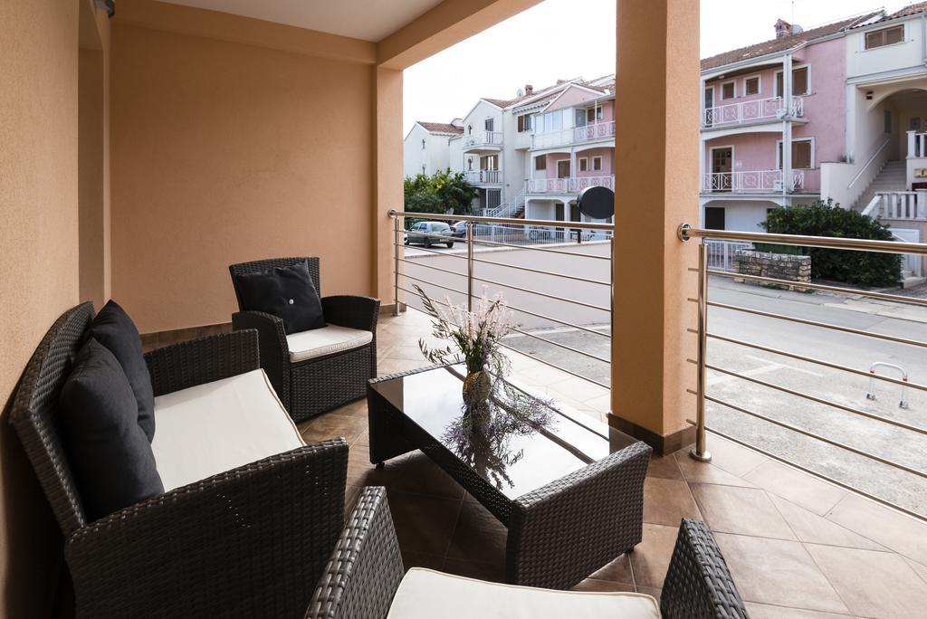 Apartments Villa Nona Умаг Екстериор снимка
