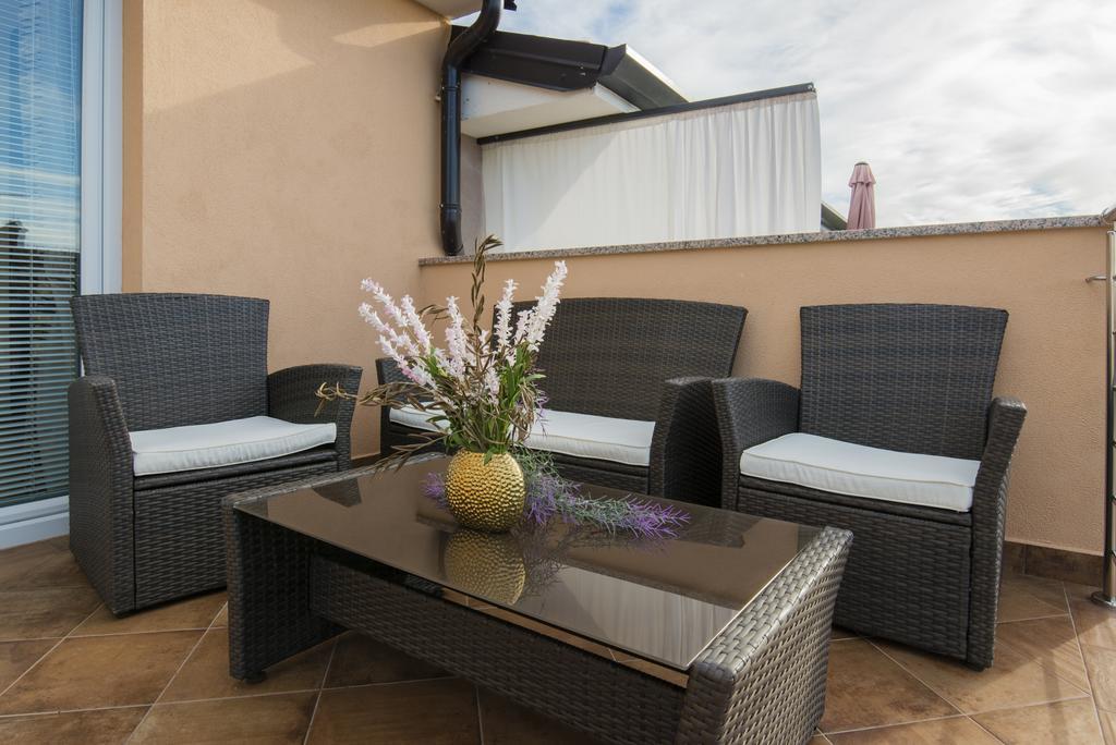 Apartments Villa Nona Умаг Екстериор снимка
