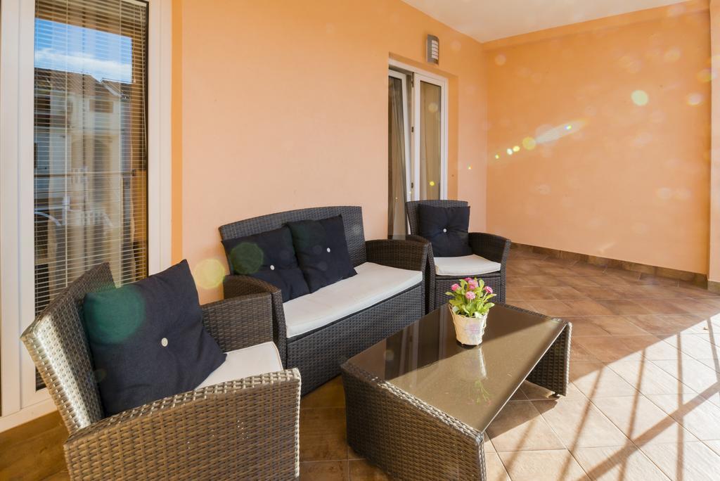 Apartments Villa Nona Умаг Екстериор снимка